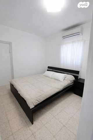 דו משפחתי, נווה אילן - צבאי, יבנה