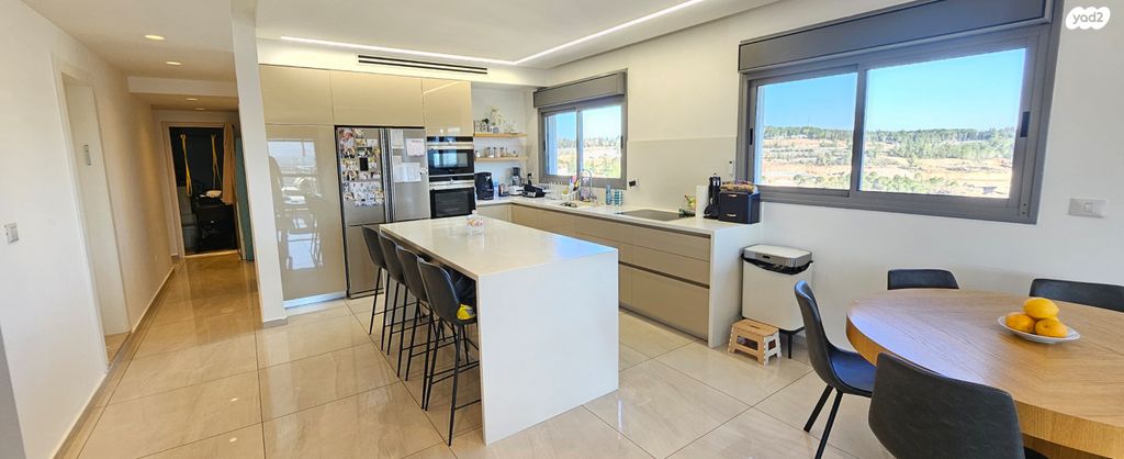 גג/ פנטהאוז, צור הדסה