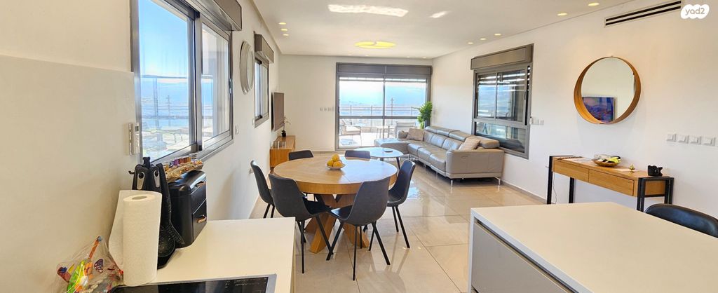 גג/ פנטהאוז, צור הדסה