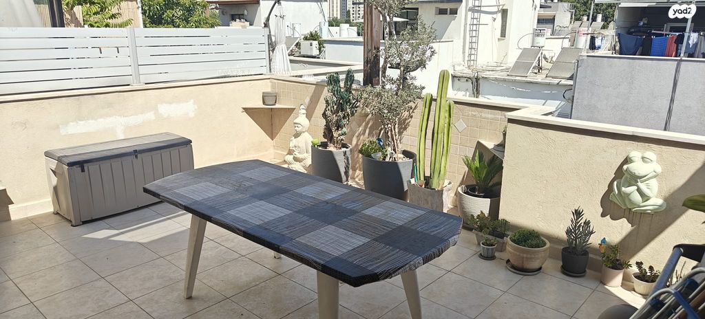 גג/ פנטהאוז, דרך משה דיין, ביצרון ורמת ישראל, תל אביב יפו