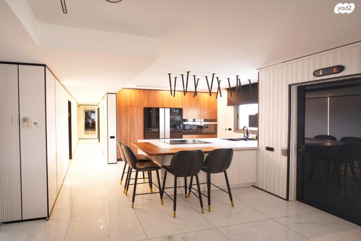 גג/ פנטהאוז, נופים, מודיעין מכבים רעות