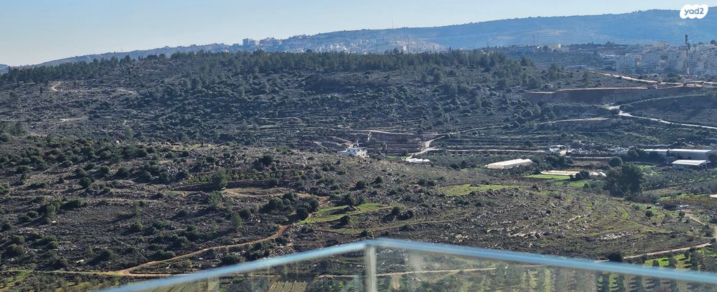 גג/ פנטהאוז, צור הדסה