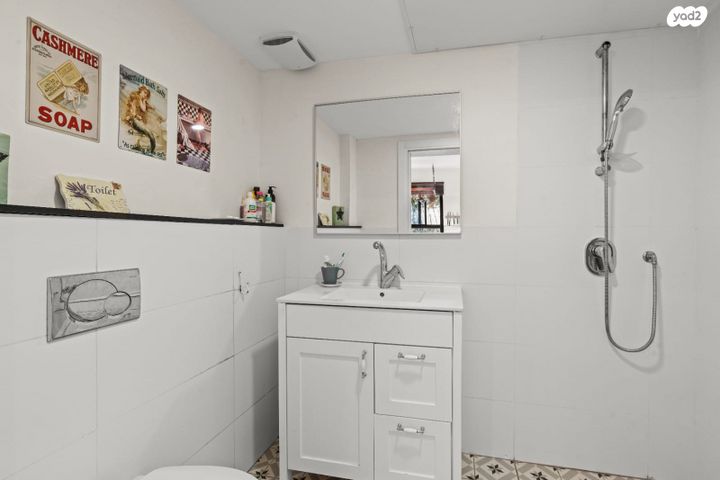 בית פרטי/ קוטג', האגוז, לפיד, לפיד