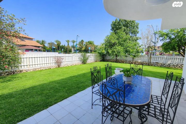 דו משפחתי, נווה אילן - צבאי, יבנה