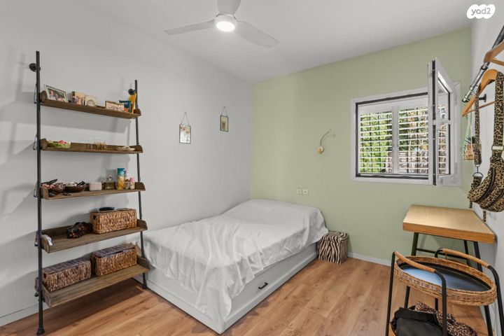 בית פרטי/ קוטג', האגוז, לפיד, לפיד