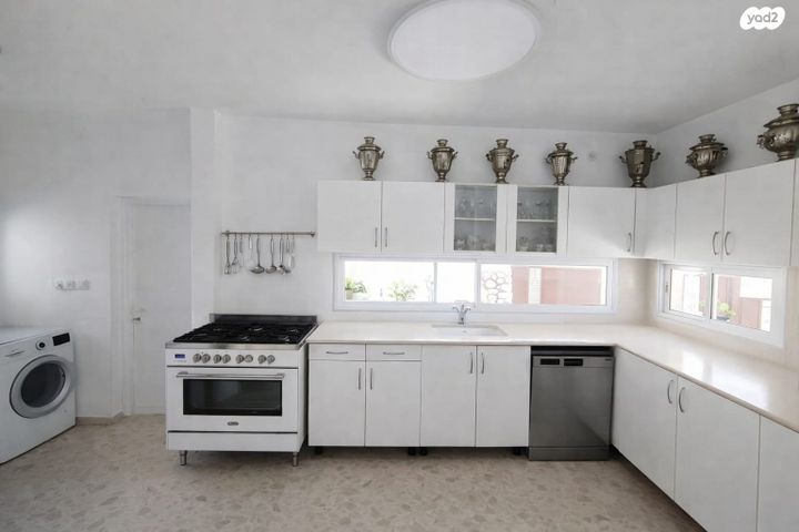 דו משפחתי, נווה אילן - צבאי, יבנה