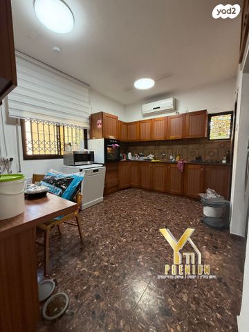 בית פרטי/ קוטג', זינגר, מרכז העיר, סביניה, הוותיקה, קרית ביאליק