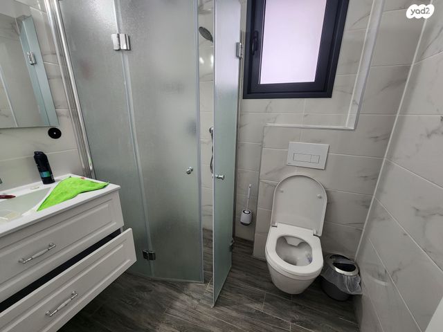 דירה, לוטם, הפרחים, חריש