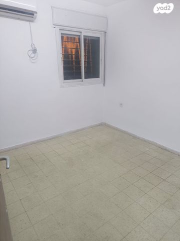 דירה, הרב אוחנה, העיר התחתית, ואדי סאליב, חיפה