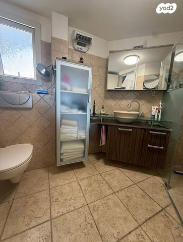 גג/ פנטהאוז, גולדה מאיר, קרית אילון, חולון