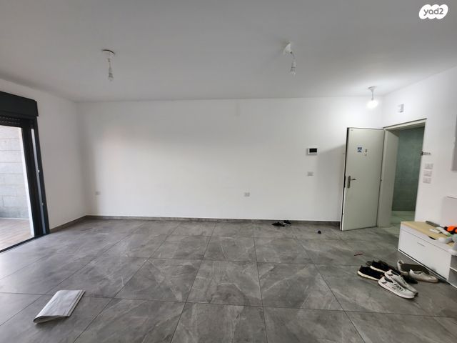 דירה, לוטם, הפרחים, חריש