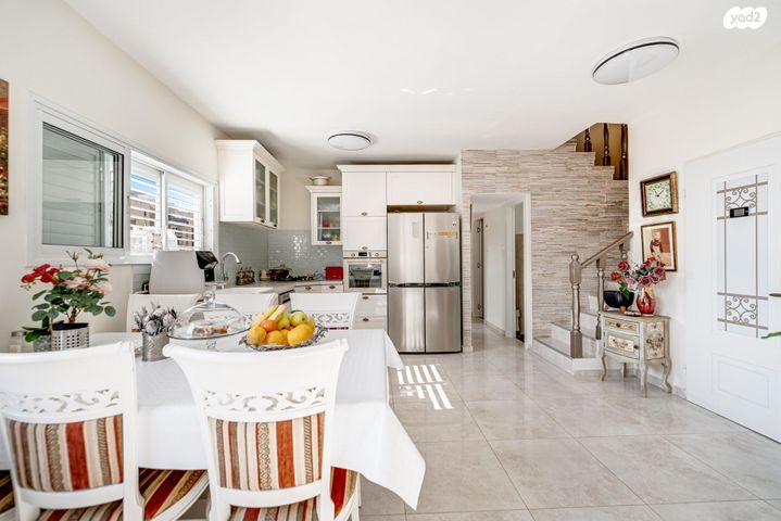 גג/ פנטהאוז, הראב"ע, נווה רם, שיכון מזרחי, רמת גן