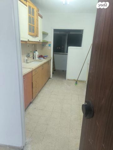 דירה, הרב אוחנה, העיר התחתית, ואדי סאליב, חיפה