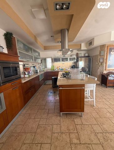 גג/ פנטהאוז, גולדה מאיר, קרית אילון, חולון