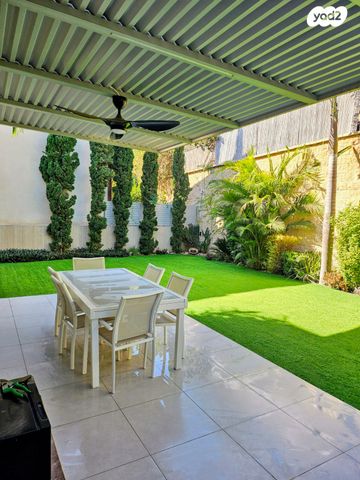 דו משפחתי, אמירי גן, גדרה