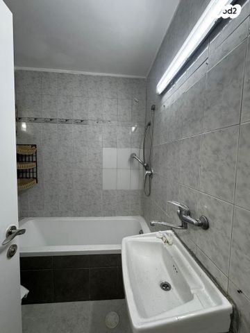 דירה, הרב אוחנה, העיר התחתית, ואדי סאליב, חיפה