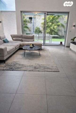 דו משפחתי, אמירי גן, גדרה