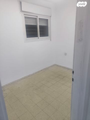 דירה, הרב אוחנה, העיר התחתית, ואדי סאליב, חיפה