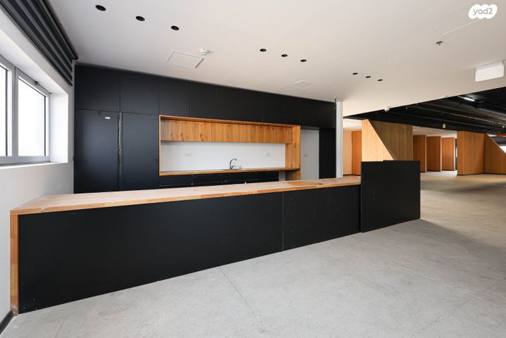 מבני תעשיה, הזרם, פארק תעשיות השרון, קדימה צורן