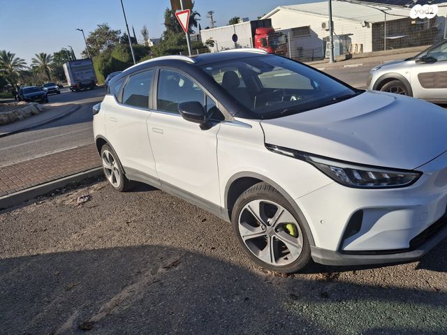 מודעת רכב ג׳ילי Geometry C