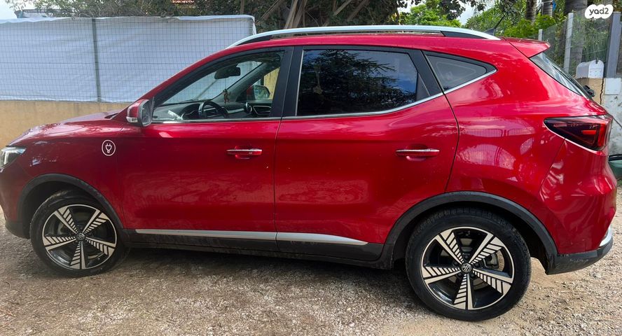 מודעת רכב אם ג'י ZS