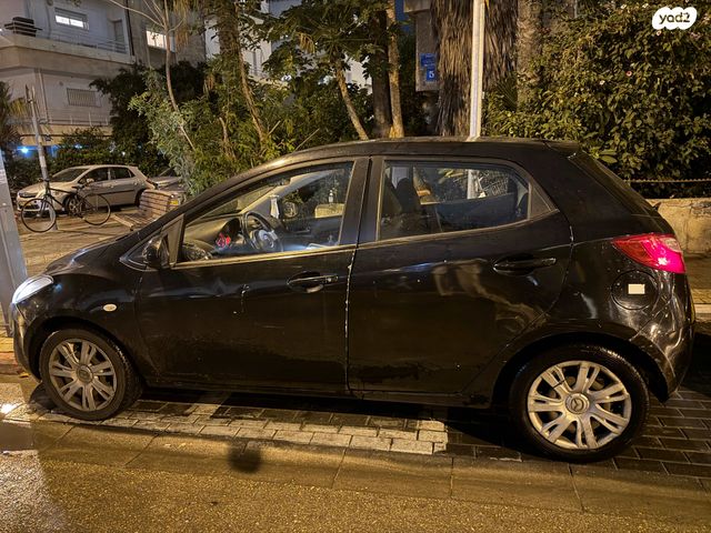 מודעת רכב מאזדה 2