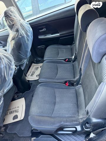 טויוטה פריוס פלוס