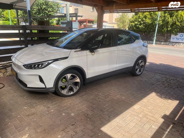 מודעת רכב ג׳ילי Geometry C