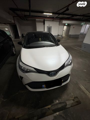 מודעת רכב טויוטה C-HR