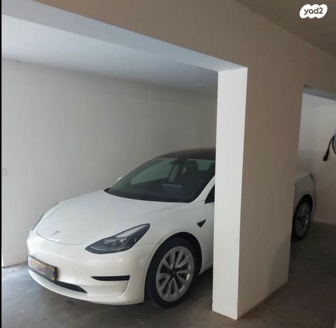מודעת רכב טסלה מודל 3