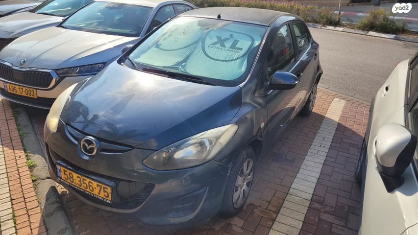 מודעת רכב מאזדה 2