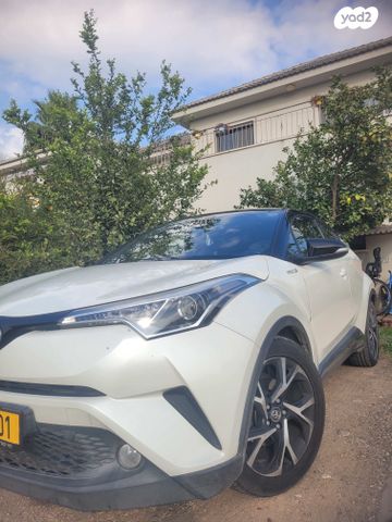 מודעת רכב טויוטה C-HR