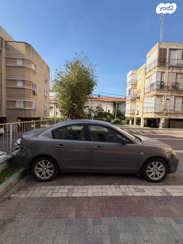 מודעת רכב מאזדה 3