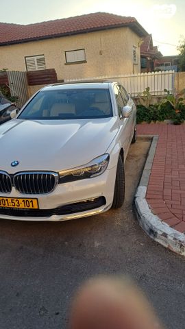 מודעת רכב ב מ וו סדרה 7