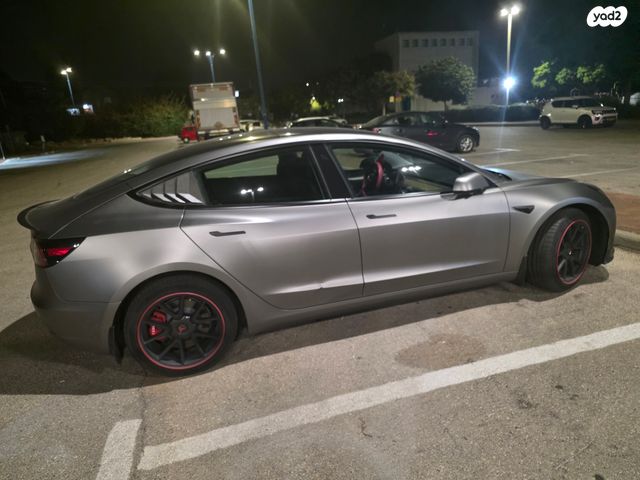 מודעת רכב טסלה מודל 3