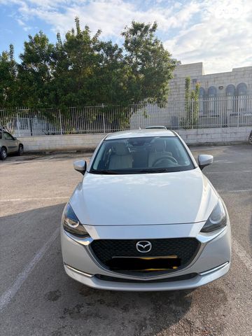 מודעת רכב מאזדה 2