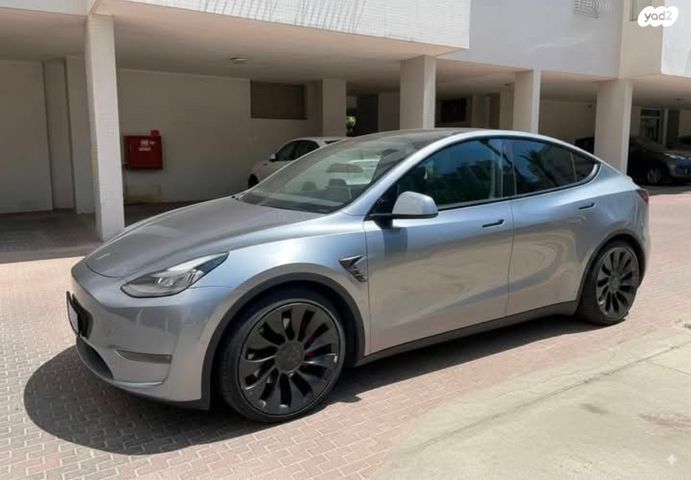 מודעת רכב טסלה מודל Y