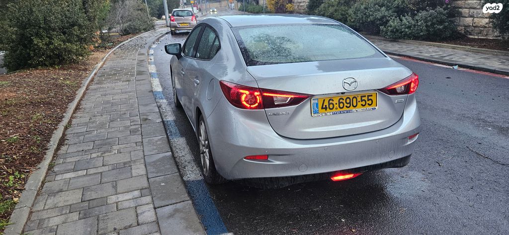 מאזדה 3