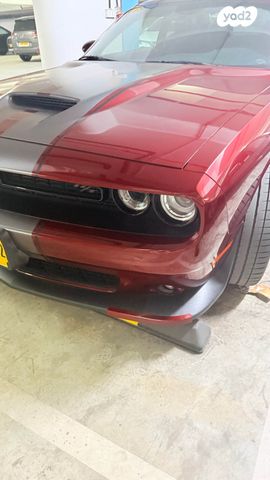 מודעת רכב דודג' צ'לנג'ר