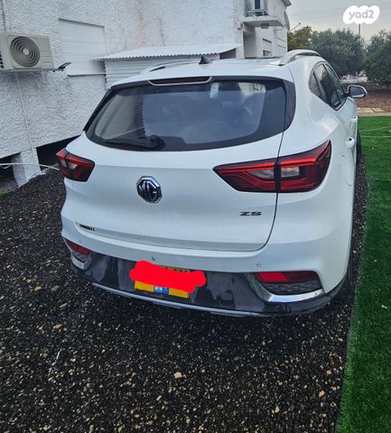 מודעת רכב אם ג'י ZS