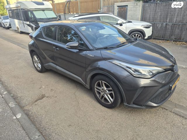 מודעת רכב טויוטה C-HR