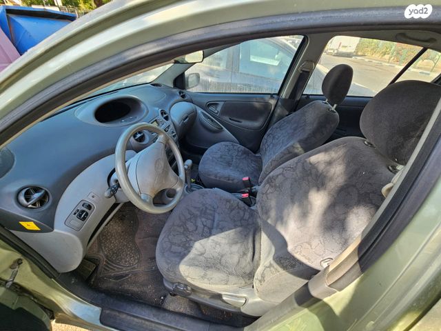 טויוטה יאריס