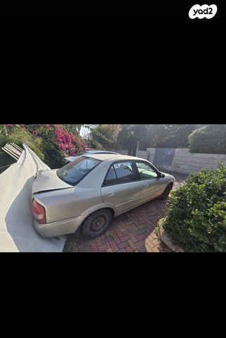 מודעת רכב מאזדה 323