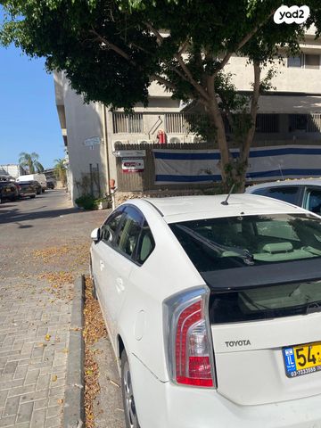 טויוטה פריוס