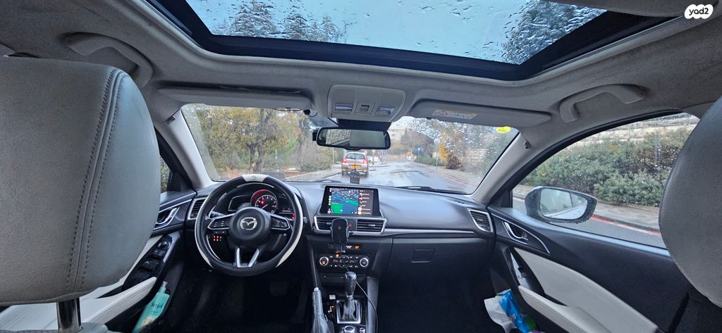 מודעת רכב מאזדה 3