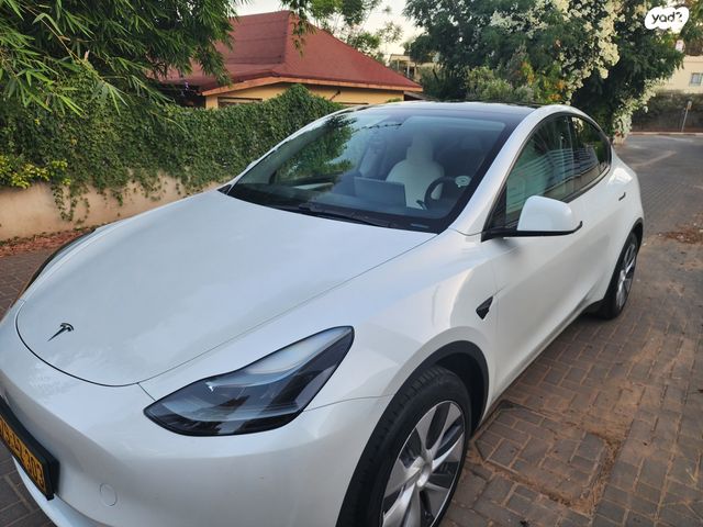 מודעת רכב טסלה מודל Y