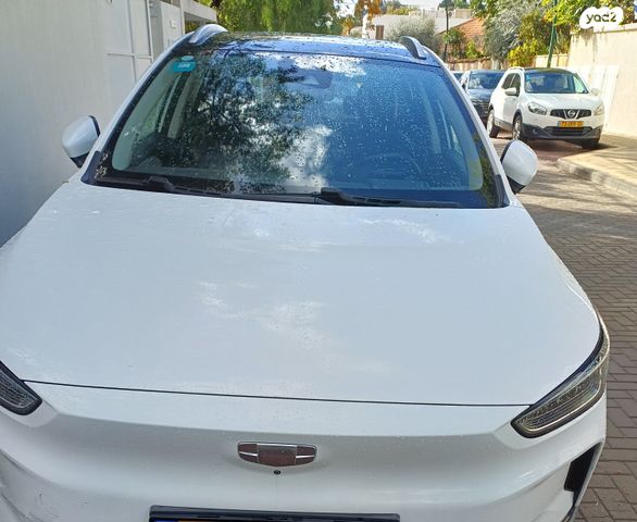 מודעת רכב ג׳ילי Geometry C