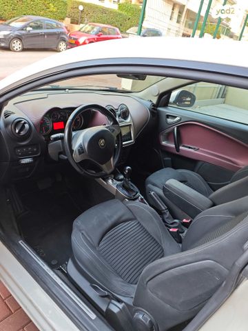 אלפא רומיאו מיטו