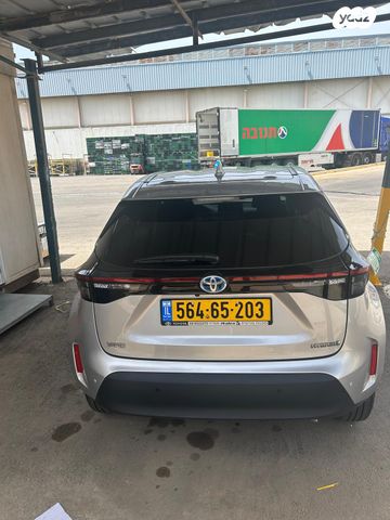 טויוטה יאריס קרוס