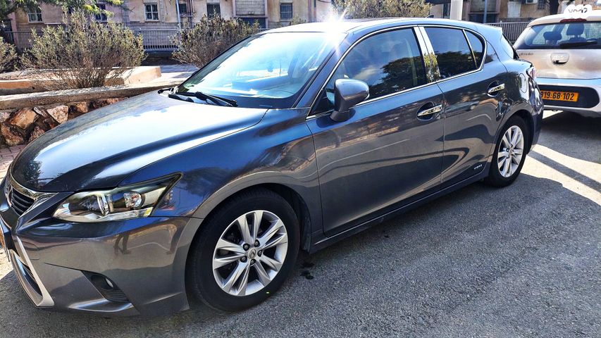 מודעת רכב לקסוס CT